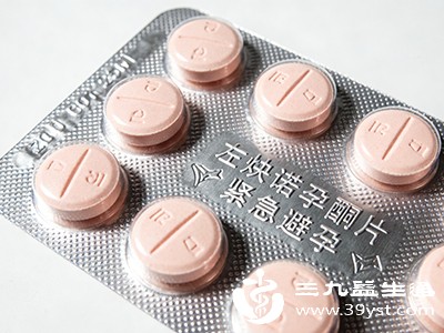 长期服用避孕药（尤其是紧急避孕药）、抗抑郁药等，可能影响激素水平，抑制排卵，导致无排卵性月经