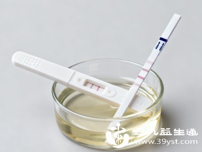 检测初期可每天检测1次，当试纸显示弱阳性（检测线比对照线浅）时，说明激素水平开始上升，需增加检测频率，改为每天早晚各检测1次，密切跟踪试纸颜色变化