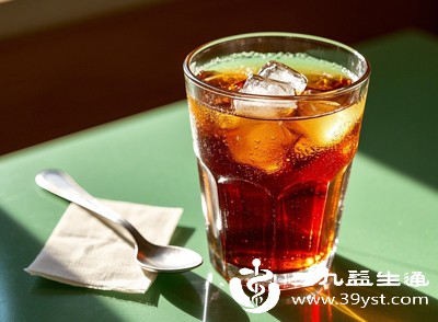 可乐里的碳酸让它有了独特的气泡口感