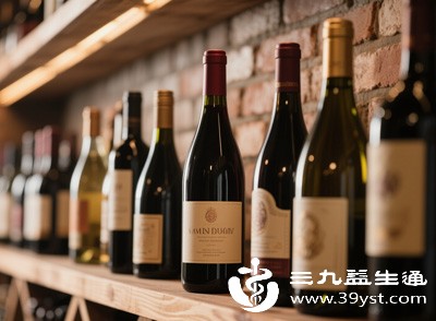 红酒中含有一定的热量，每克酒精能提供7千卡的能量