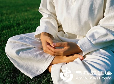 不良生活习惯会加重或诱发不适，比如长期久坐久站，会导致肛周血液循环不畅，加重肛周组织充血，引发疼痛和坠胀感