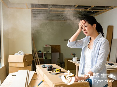 血糖低于3.9mmol/L时，脑部能量供应不足，会出现头晕、心慌、手抖、出汗、饥饿感