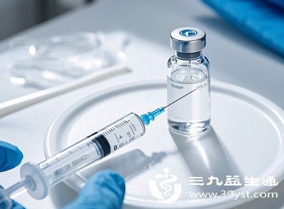 肉毒素能抑制神经肌肉接头处乙酰胆碱的释放，使眉间肌肉放松