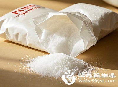 常见的有精制糖，如白糖、红糖、冰糖等