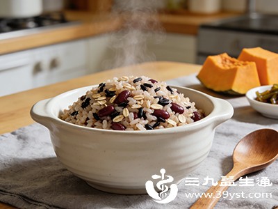 白米的GI值约为73（高GI食物），而糙米的GI值仅为50（中低GI食物）