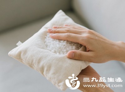 出现手麻就盲目按摩、热敷是常见错误，若手麻是神经压迫严重或局部炎症导致，过度按摩可能加重损伤，热敷也无法缓解症状，反而可能延误最佳调理时机