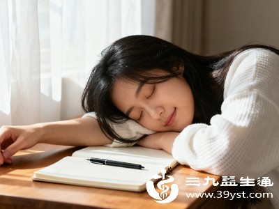 除了夜间睡眠，适度午休也能帮助调理火气