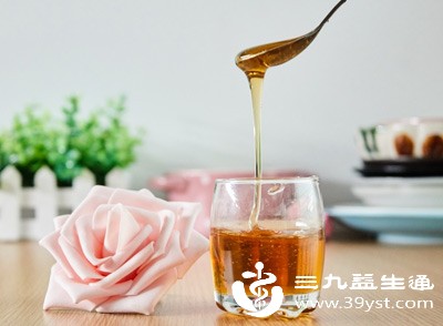 虽然洋槐蜂蜜有诸多好处，但它毕竟含糖量较高，过量食用可能会导致摄入的热量过多