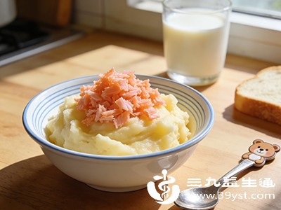 减少精制碳水化合物的摄入,用全谷物、杂豆和薯类替代部分白米白面 减少精制碳水化合物的摄入,用全谷物、杂豆和薯类替代部分白米白面