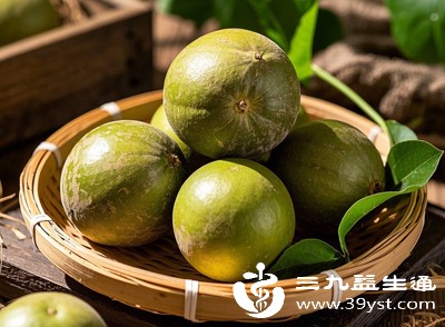 罗汉果性凉,归肺经,具有清热润肺的功效 罗汉果性凉,归肺经,具有清热润肺的功效