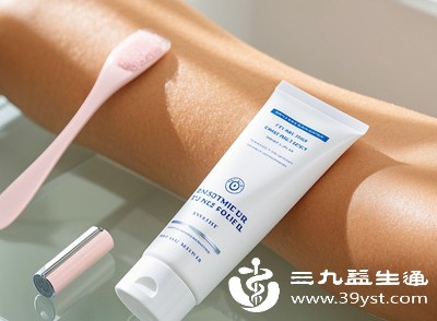 使用前需先筛选产品，优先选择标注“孕妇可用”“温和配方”的脱毛膏，避开成分复杂、含有强刺激成分的产品