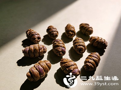 购买铁皮枫斗时,要选择正规渠道,查看产品资质,避免购买到假冒伪劣产品 购买铁皮枫斗时,要选择正规渠道,查看产品资质,避免购买到假冒伪劣产品