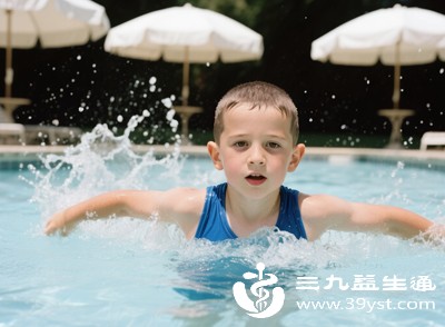 不要强迫孩子说话,避免加重其心理负担 不要强迫孩子说话,避免加重其心理负担