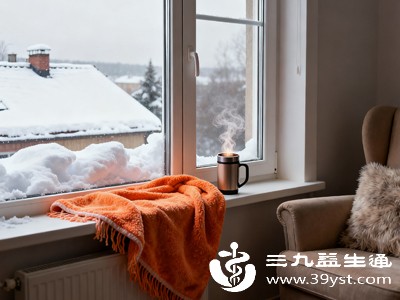 日常要注意保持室内通风,定期清洁被褥、窗帘,减少尘螨滋生 日常要注意保持室内通风,定期清洁被褥、窗帘,减少尘螨滋生