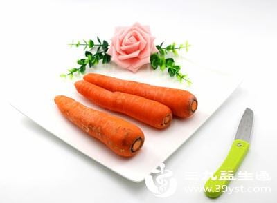 日常饮食要以清淡为主,多吃富含维生素A、维生素C的食物,比如胡萝卜、菠菜、橙子、猕猴桃等 日常饮食要以清淡为主,多吃富含维生素A、维生素C的食物,比如胡萝卜、菠菜、橙子、猕猴桃等