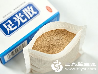 若足部存在裂口、溃疡等破损，足光粉中的酸性成分可能刺激破损处，引起明显疼痛或灼热感