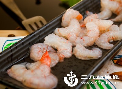 鱼虾蟹等水产海鲜,大多属于低脂高蛋白食材,既能补充蛋白质,又不会摄入过多脂肪 鱼虾蟹等水产海鲜,大多属于低脂高蛋白食材,既能补充蛋白质,又不会摄入过多脂肪