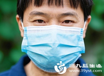 外出时佩戴口罩，避免接触粉尘、冷空气等刺激物