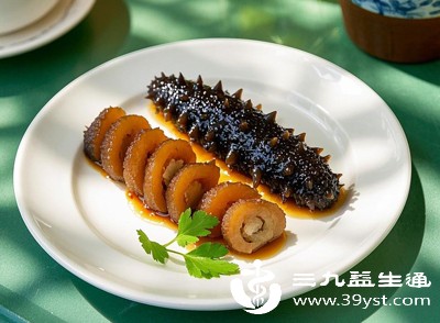 只要有过海鲜过敏史,无论过敏症状轻重,都应禁止食用海参,以防引发严重过敏反应 只要有过海鲜过敏史,无论过敏症状轻重,都应禁止食用海参,以防引发严重过敏反应