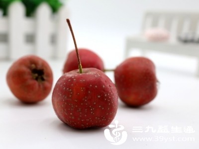 山楂配玫瑰花泡水好处真不少 理气养颜还助代谢 不妨试试