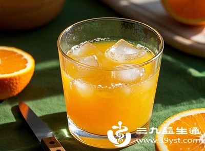 频繁喝碳酸饮料、果汁的孩子，皮肤受到的刺激会更强，嘴周发红的概率也会增加，这种情况在学龄前儿童中较为常见