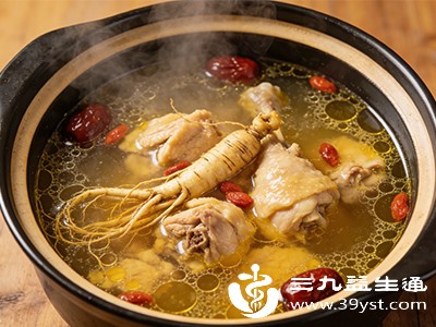 与人参搭配的常见食材有鸡肉、排骨、枸杞等