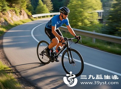 新手优先选择低速、短时骑行，每次20-30分钟，每周3次，重点熟悉骑行姿势，让身体适应运动强度，避免一开始就高强度骑行导致受伤，坚持1-2周后再逐步增加时长和速度