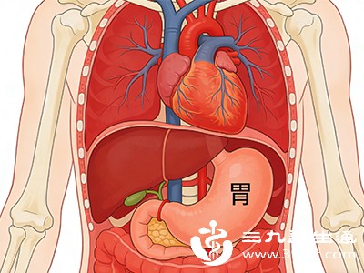 心脏下方是什么地方 涵盖胸腔下部和上腹部器官 出现不适别忽视
