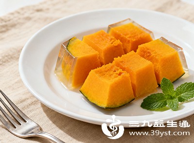 优先采用清蒸、水煮、烤制等方式，避免油炸、加糖，最大程度保留南瓜的营养，同时减少额外热量