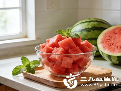 体质偏寒的患者应少吃寒性水果（如西瓜、柚子等），可多吃温性水果（如苹果、樱桃等）