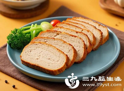 以大豆蛋白为主要原料制成，蛋白质含量约50克/100克，口感类似肉类，可炒、炖、卤，是素食者替代肉类的常见选择