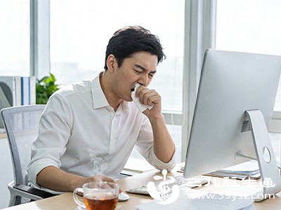 患者可出现咳嗽、咳痰、胸闷、气短等症状，严重时可出现呼吸困难