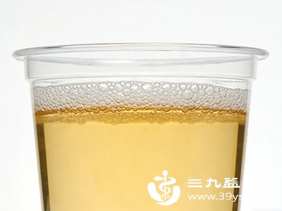 发现泡沫尿后，可先观察泡沫的形态和持续时间