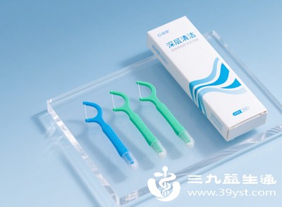 新手必看 牙线棒不是随便塞 需掌握“C形清洁法”