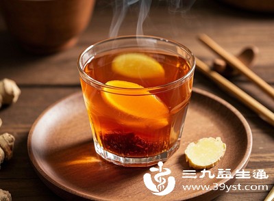 阴虚体质者常表现为手脚心发热、盗汗、舌红少苔等，红糖姜水的温补作用会耗伤阴液，使阴虚症状更加明显