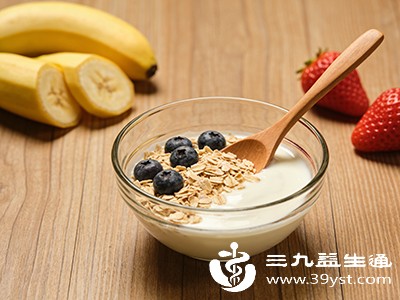 一小把坚果、一杯酸奶 一小把坚果、一杯酸奶