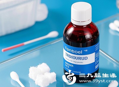 碘伏对皮肤黏膜的刺激性小，涂抹后无需脱碘，使用方便