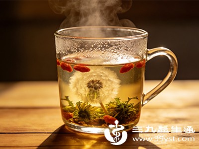 二者均有一定的增强免疫力作用，搭配饮用可帮助提高身体抵抗力，适合体质较弱、易感冒的人群适量饮用