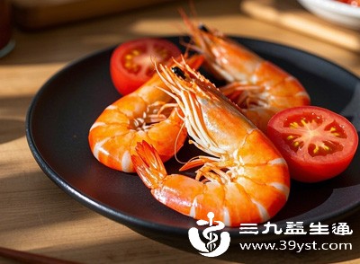 食用虾或牛奶前，需明确自身是否过敏