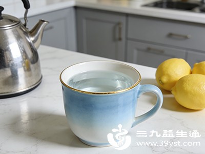 运动后应及时擦干汗水，更换干爽衣物，喝温水补充水分，避免受凉