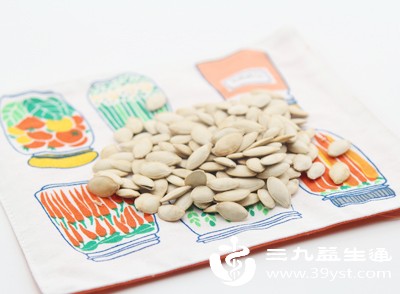 不饱和脂肪酸可降低血液中低密度脂蛋白（坏胆固醇），植物甾醇能抑制胆固醇吸收，有助于预防动脉粥样硬化