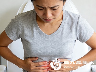 肋骨下隐痛别忽视可能是胰腺胆囊在“报警” 这些信号要警惕