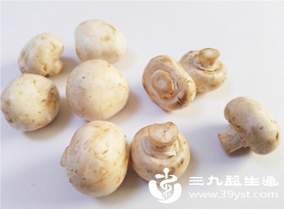 富硒谷物、深海鱼、蘑菇、鸡蛋中含量丰富