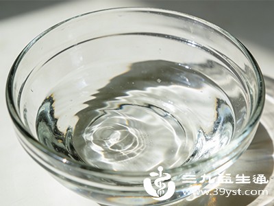 主要成分为二氧化硅，经高温熔融成型，不含色素、塑化剂等添加剂，通体透明可直观看到碗内状态