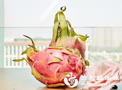 建议在两餐之间食用，如上午10点或下午3点，既能补充能量，又不会影响正餐食欲，避免空腹或餐后立即大量食用