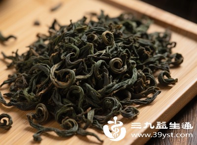 月经期、孕期、哺乳期女性应避免饮用苦丁茶，因其寒凉特性可能导致经血不畅、腹部不适，或影响胎儿、婴儿健康