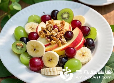 少食多餐，每天5-6餐（3次正餐+2-3次加餐），避免一次进食过多，帮助肠胃消化吸收