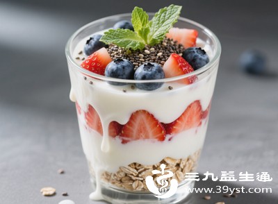 酸奶可以作为早餐的一部分，搭配谷物、水果，为身体提供充足能量