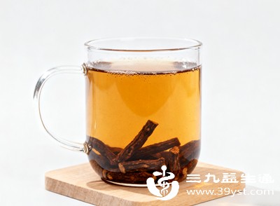 蒲公英的根、叶、花都可入药，其中叶子清热解毒力较强，适合痘痘红肿明显时用