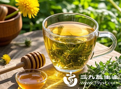 蒲公英泡水是“内调”方式，若同时存在毛孔堵塞、角质堆积，需配合温和清洁、保湿，避免用手挤痘，否则内调效果会被外源性刺激抵消